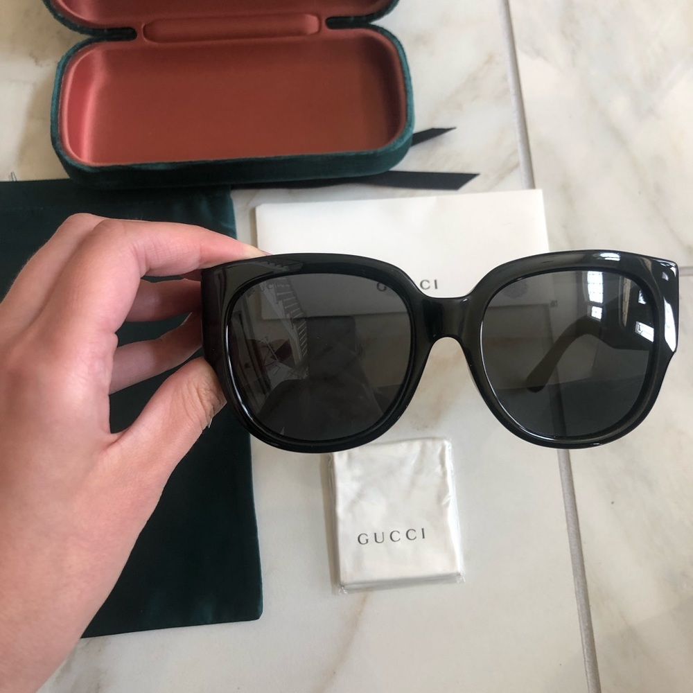 🔥NEW BLOGGERS CHOICE GUCCI SUNGLASSES 🔥 - Picture 4 of 15